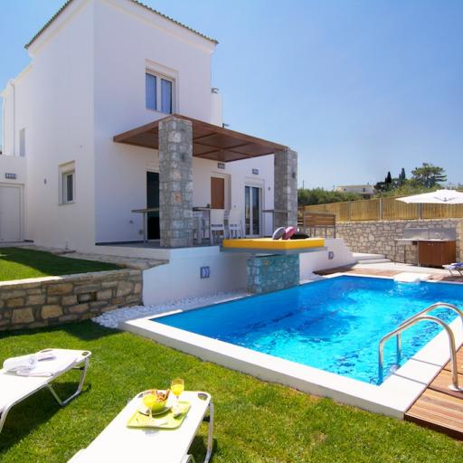 Off-plan luxe villa in het dorp Agia Triada