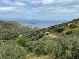 Twee vrijstaande huizen te koop in de wijde omgeving van Rethymnon