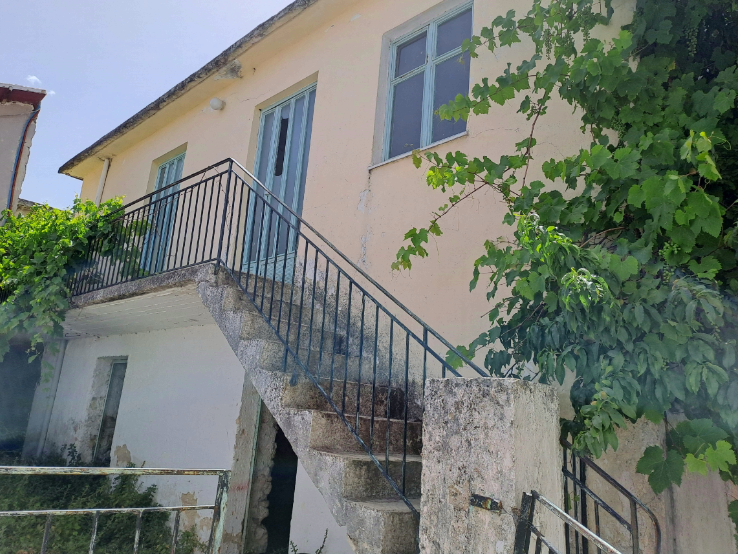 Twee-verdiepingen Stenen Huis in het Bergdorp Patsos, Rethymno