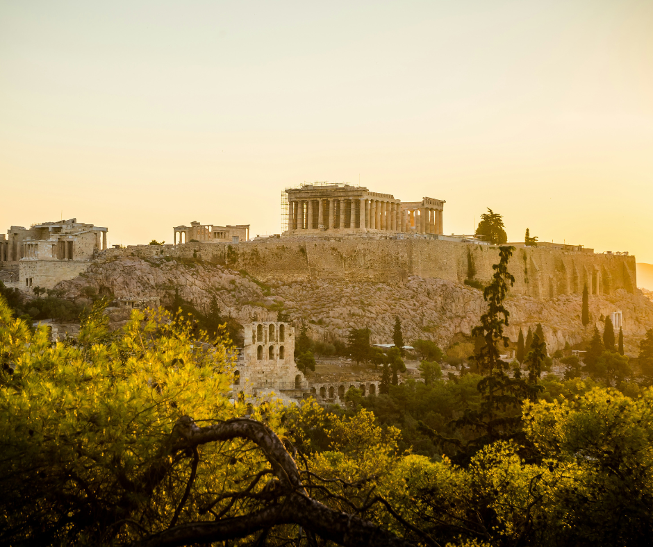 Elegant renovated apartment of 114 sq.m. overlooking the magnificent Acropolis.
