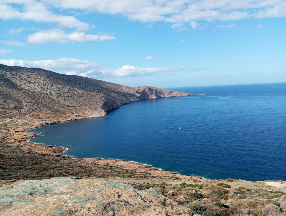 For sale sloping plot of land of 16000 sq.m. in the area of ​​Mononaftis, Agia Pelagia with incredible sea views.