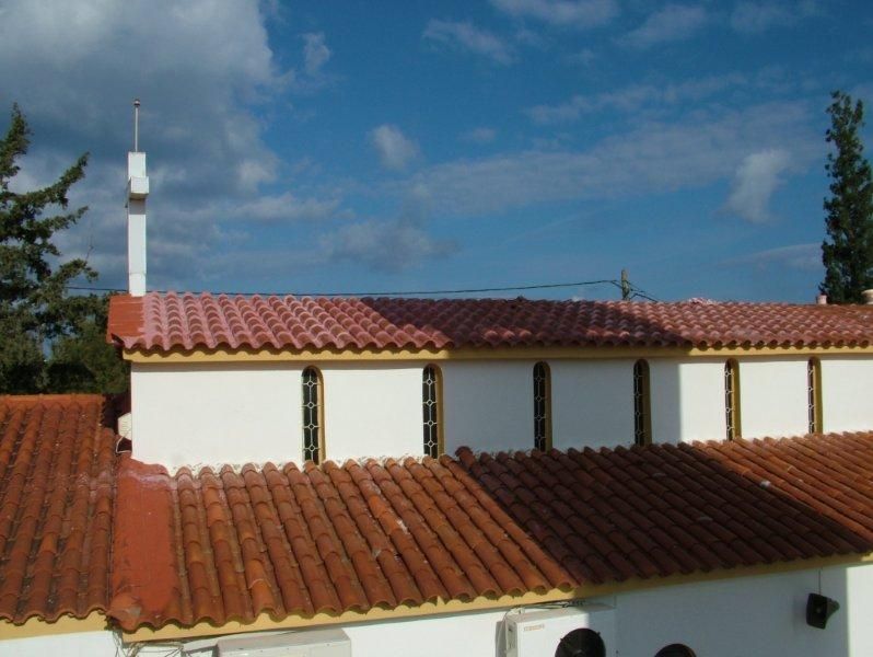 Εξωτερική ανακαίνιση, μόνωση χρωματισμός τοίχων, νέα κεραμίδια στο καμπαναριό.