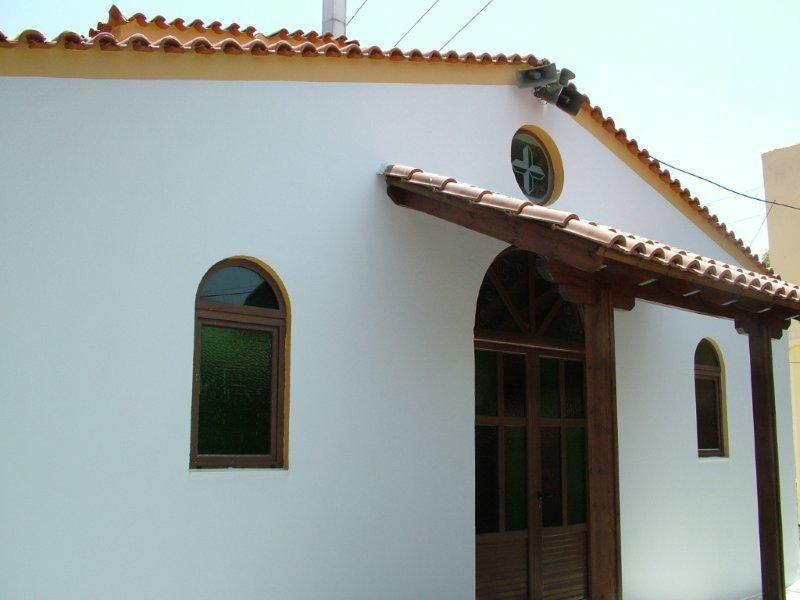 Εξωτερική ανακαίνιση, μόνωση χρωματισμός τοίχων, νέα κεραμίδια στο καμπαναριό.