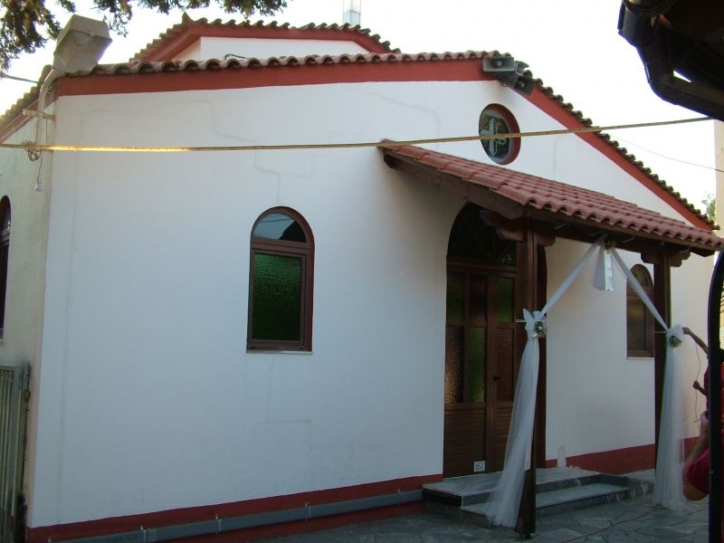 Εξωτερική ανακαίνιση, μόνωση χρωματισμός τοίχων, νέα κεραμίδια στο καμπαναριό.