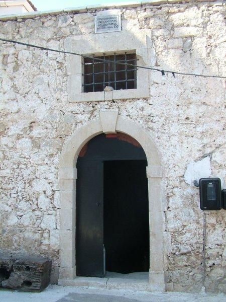 Καθαρισμός αποθήκης, με υδροβολή και αμμοβολή (για την Εφορεία Βυζαντινών Αρχαιοτήτων) 