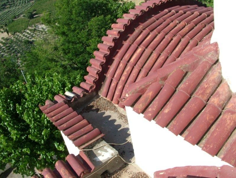 Μόνωση επισκευή κεραμιδιών.