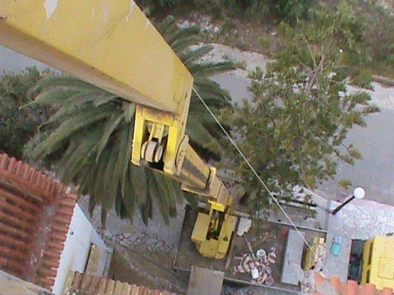 Εξωτερική ανακαίνιση, μόνωση επισκευή κεραμιδιών.