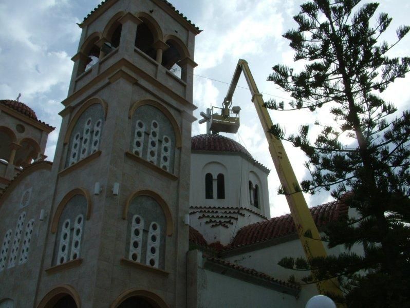 Εξωτερική ανακαίνιση, μόνωση επισκευή κεραμιδιών.