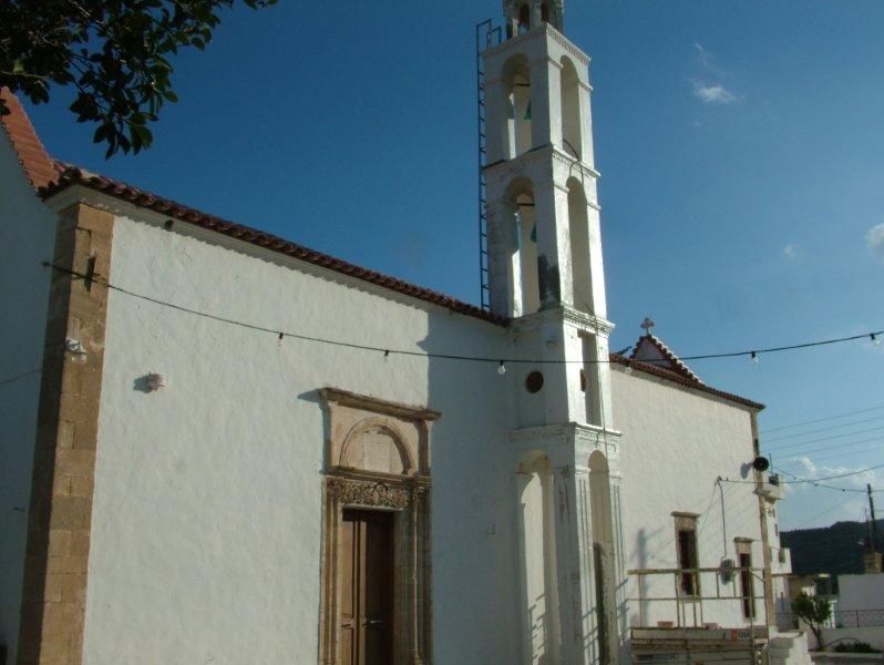 Εξωτερική ανακαίνιση, επισκευή καμπαναριού, μόνωση επισκευή κεραμιδιών.