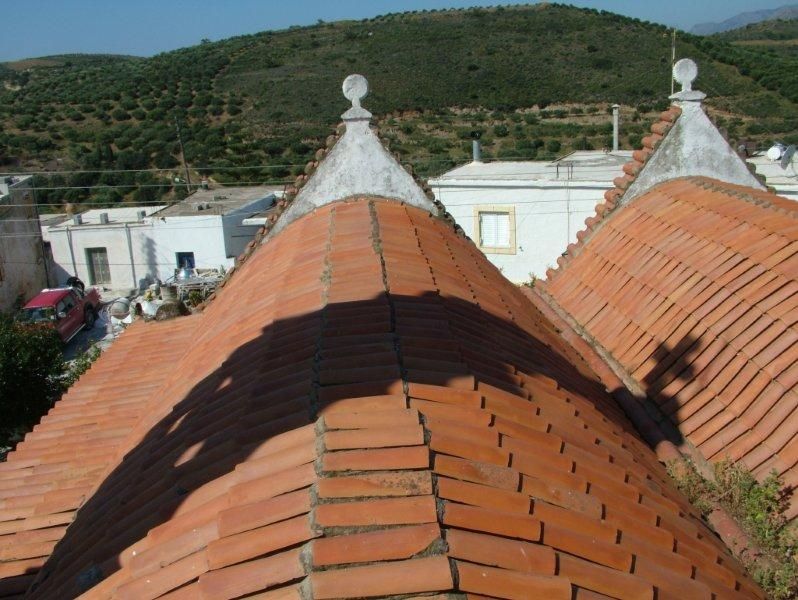 Εξωτερική ανακαίνιση, επισκευή καμπαναριού, μόνωση επισκευή κεραμιδιών.