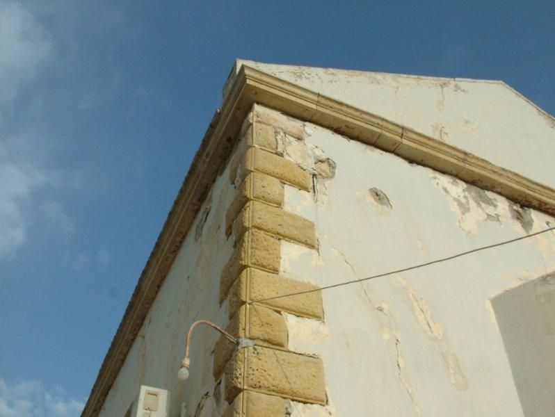 Καθαρισμός πέτρας , εξωτερική ανακαίνιση, επισκευή, ενίσχυση, καμπαναριού.