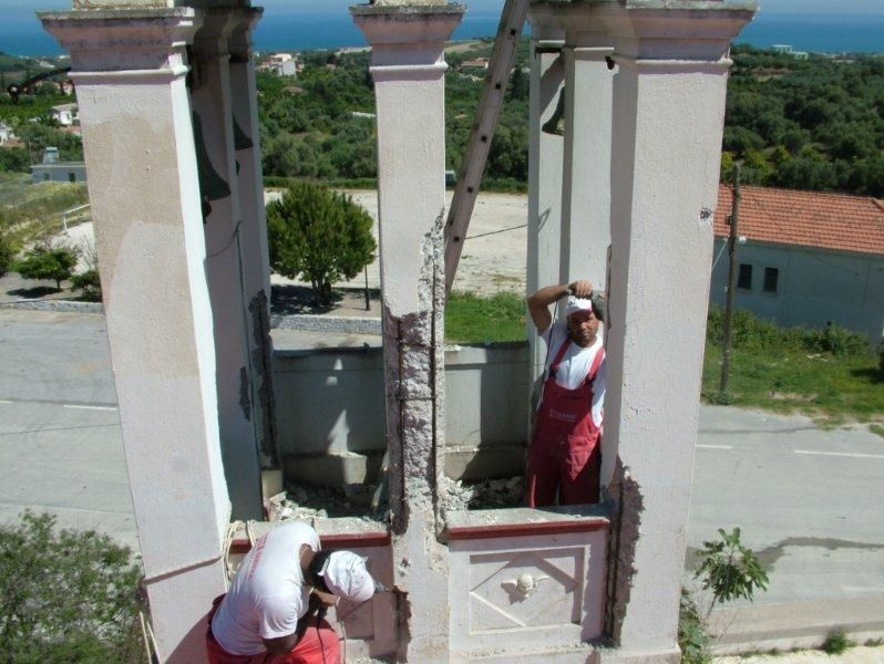 Καθαρισμός πέτρας , εξωτερική ανακαίνιση, επισκευή, ενίσχυση, καμπαναριού.