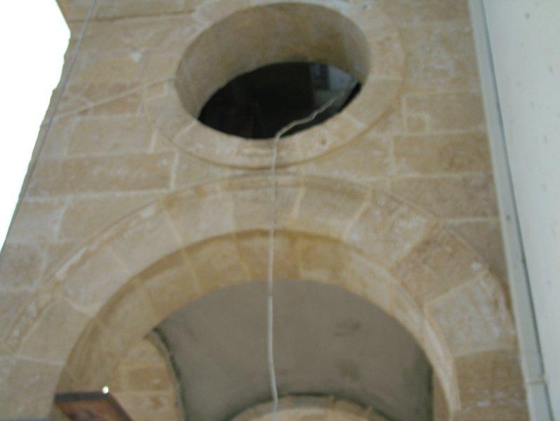 Καθαρισμός πέτρας , εξωτερική ανακαίνιση, επισκευή, ενίσχυση, καμπαναριού.