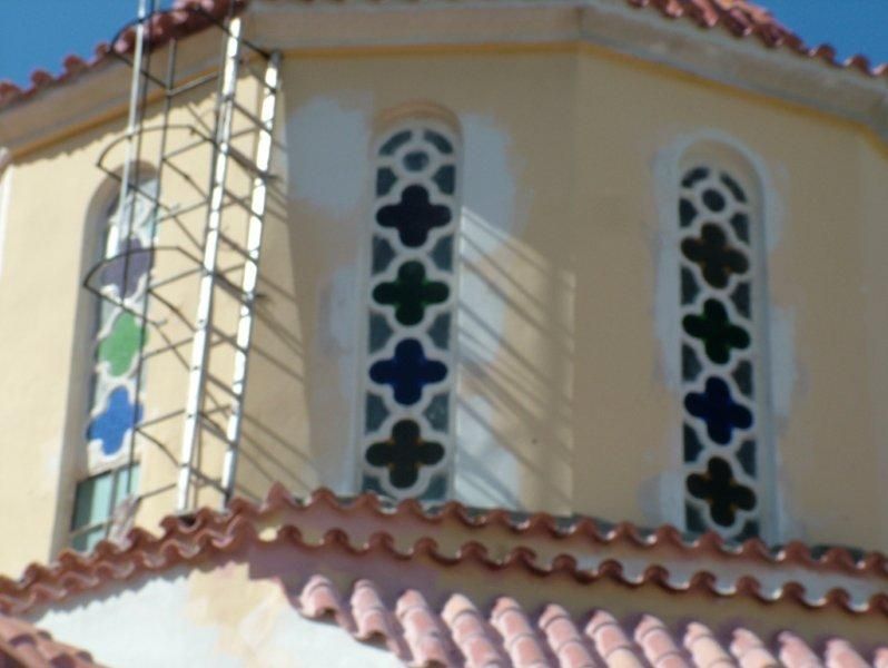 Εξωτερική ανακαίνιση, μόνωση επισκευή κεραμιδιών.