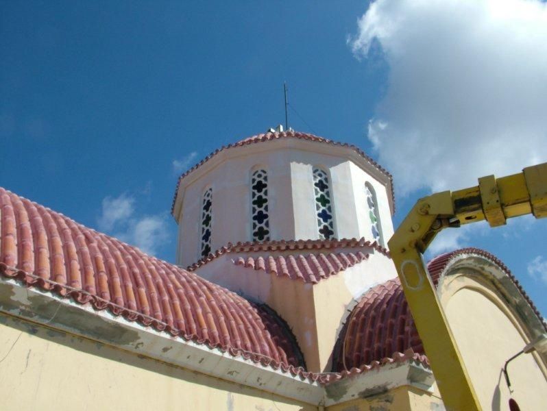 Εξωτερική ανακαίνιση, μόνωση επισκευή κεραμιδιών.