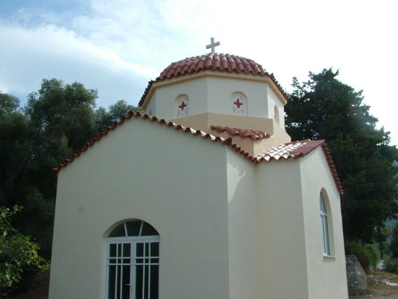 Καθαρισμός πέτρας , εξωτερική ανακαίνιση, μόνωση επισκευή κεραμιδιών.