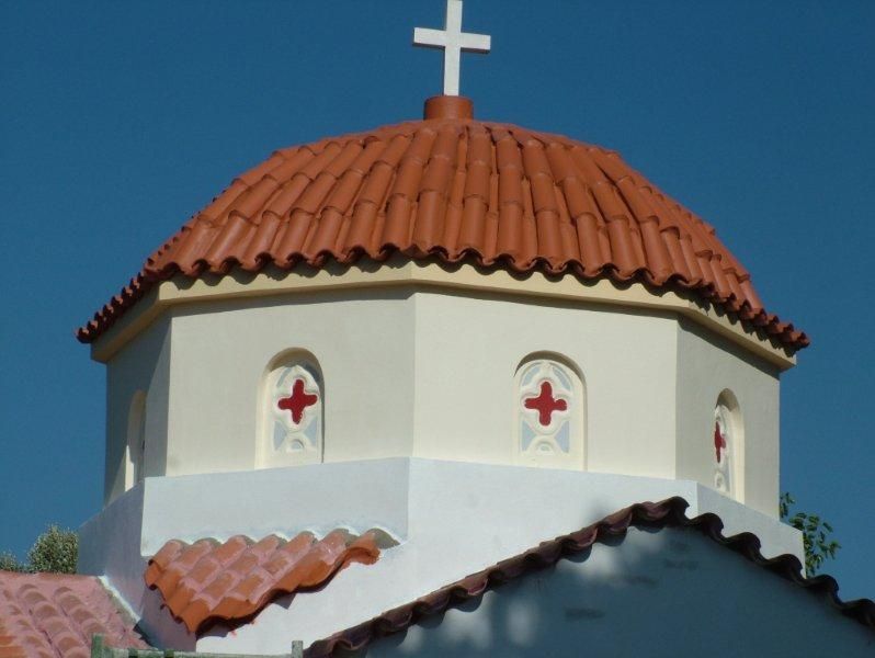 Καθαρισμός πέτρας , εξωτερική ανακαίνιση, μόνωση επισκευή κεραμιδιών.