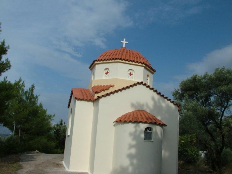Καθαρισμός πέτρας , εξωτερική ανακαίνιση, μόνωση επισκευή κεραμιδιών.