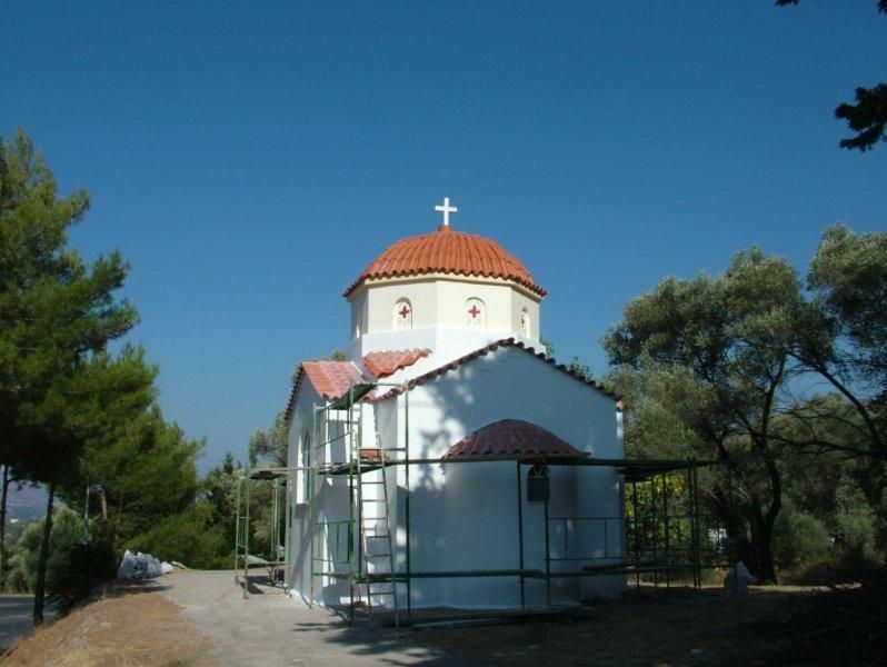 Καθαρισμός πέτρας , εξωτερική ανακαίνιση, μόνωση επισκευή κεραμιδιών.