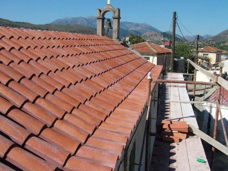 Καθαρισμός πέτρας , εξωτερική ανακαίνιση, μόνωση επισκευή κεραμιδιών.