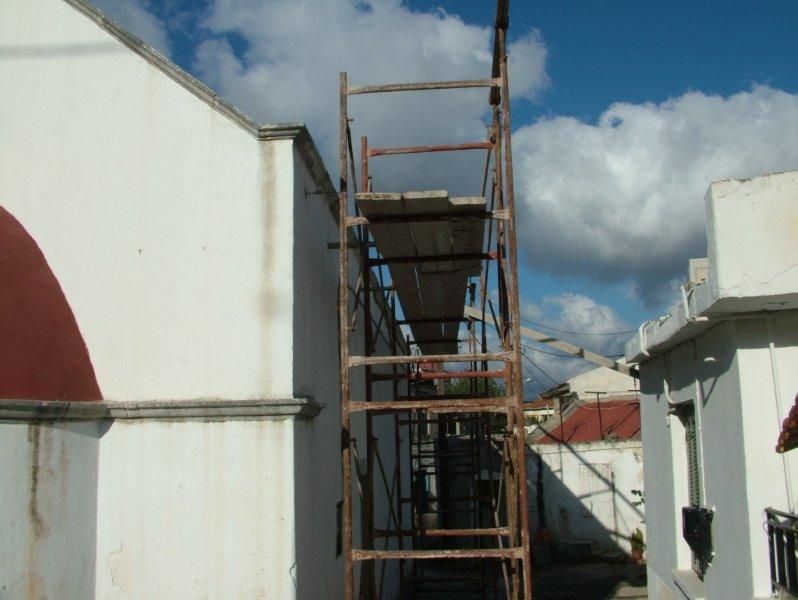 Καθαρισμός πέτρας , εξωτερική ανακαίνιση, μόνωση επισκευή κεραμιδιών.