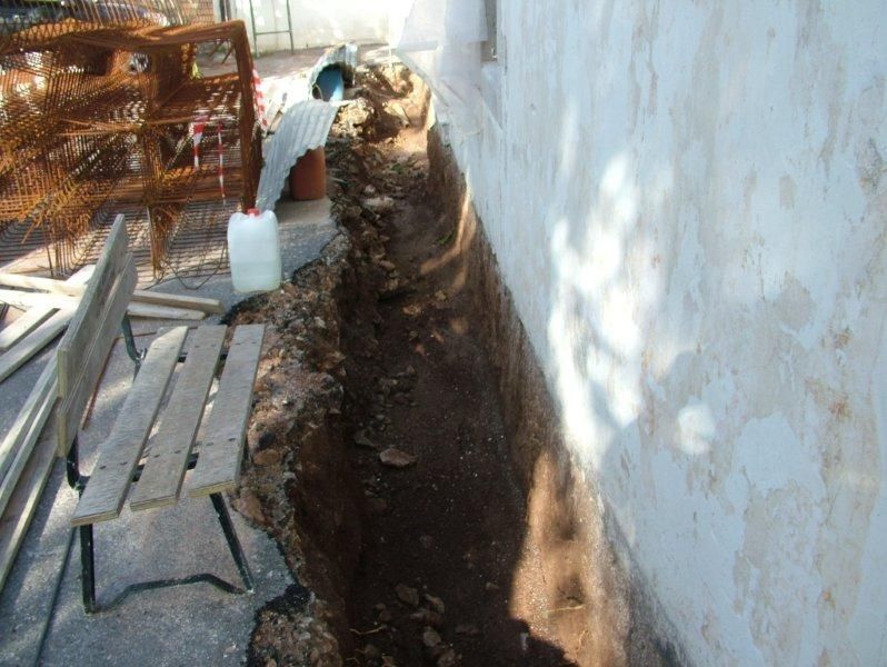 Καθαρισμός πέτρας , εξωτερική ανακαίνιση, μόνωση επισκευή κεραμιδιών.