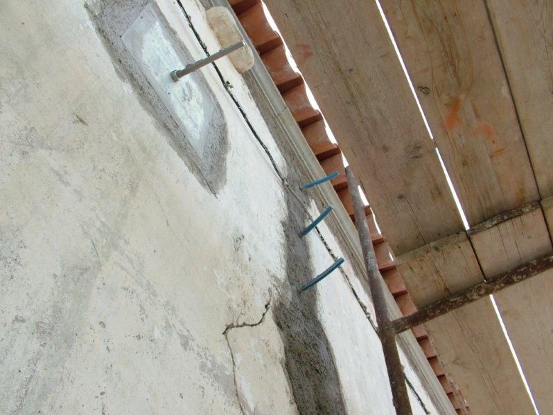 Καθαρισμός πέτρας , εξωτερική ανακαίνιση, μόνωση επισκευή κεραμιδιών.