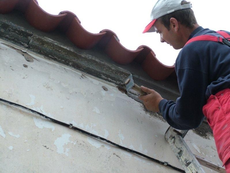 Καθαρισμός πέτρας , εξωτερική ανακαίνιση, μόνωση επισκευή κεραμιδιών.