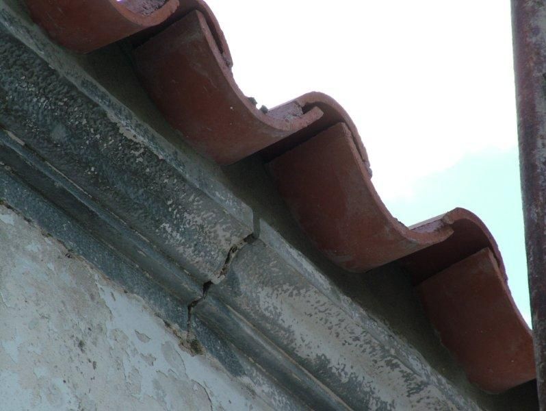 Καθαρισμός πέτρας , εξωτερική ανακαίνιση, μόνωση επισκευή κεραμιδιών.