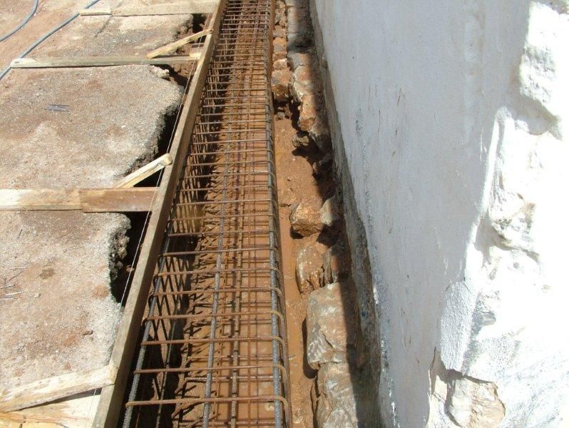 Καθαρισμός πέτρας , εξωτερική ανακαίνιση, μόνωση επισκευή κεραμιδιών.