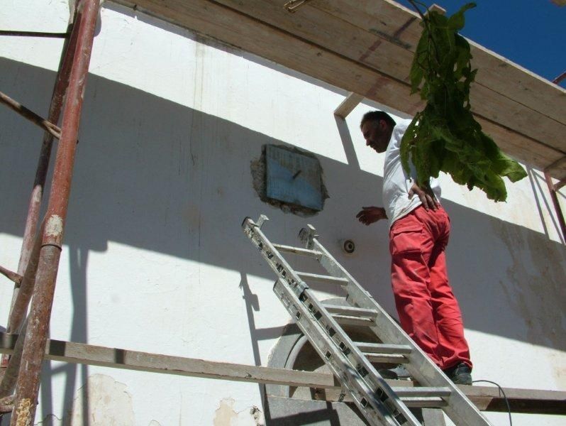 Καθαρισμός πέτρας , εξωτερική ανακαίνιση, μόνωση επισκευή κεραμιδιών.