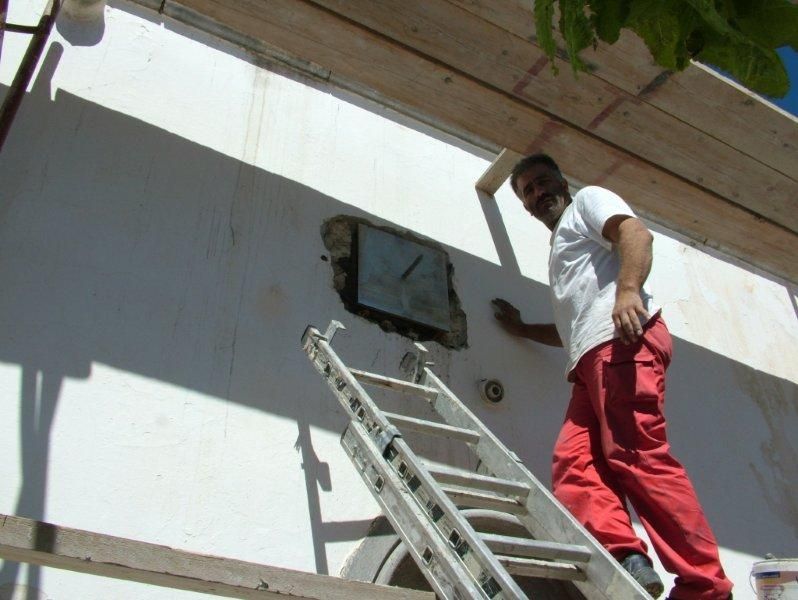 Καθαρισμός πέτρας , εξωτερική ανακαίνιση, μόνωση επισκευή κεραμιδιών.