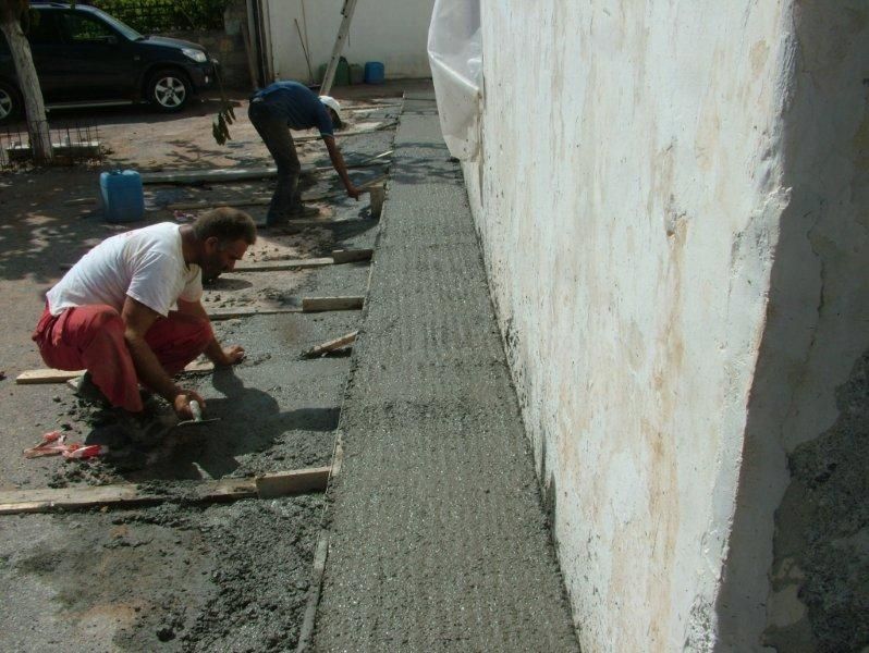 Καθαρισμός πέτρας , εξωτερική ανακαίνιση, μόνωση επισκευή κεραμιδιών.