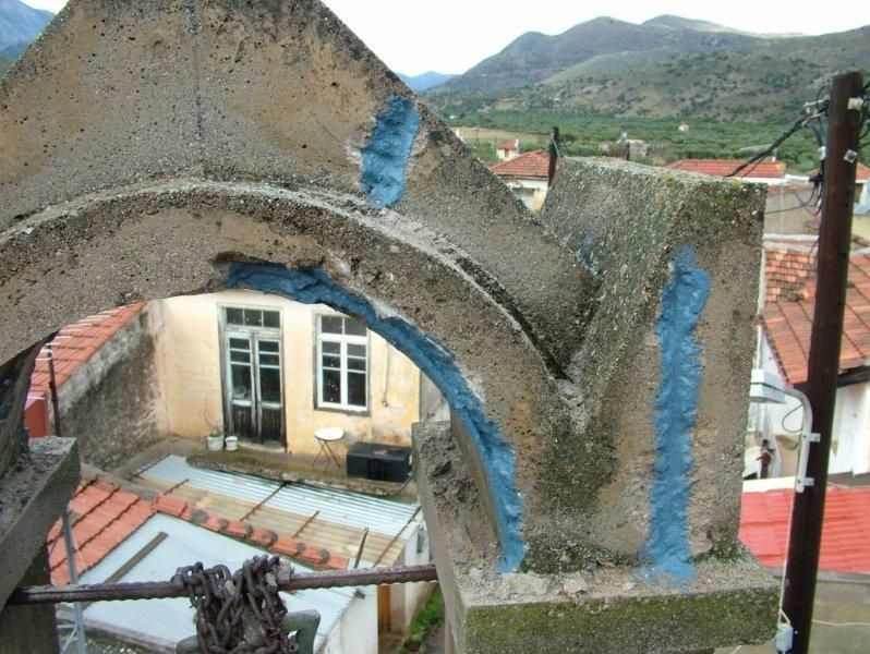Καθαρισμός πέτρας , εξωτερική ανακαίνιση, μόνωση επισκευή κεραμιδιών.