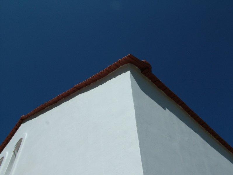 Καθαρισμός πέτρας , εξωτερική ανακαίνιση, μόνωση επισκευή κεραμιδιών.