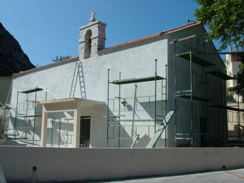 Καθαρισμός πέτρας , εξωτερική ανακαίνιση, μόνωση επισκευή κεραμιδιών.