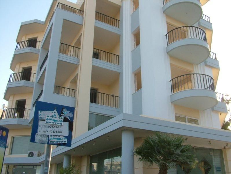 Επισκευές οπλισμού, μονώσεις τοίχων, χρωματισμός, υγρομόνωση θερμομόνωσης ταράτσας.