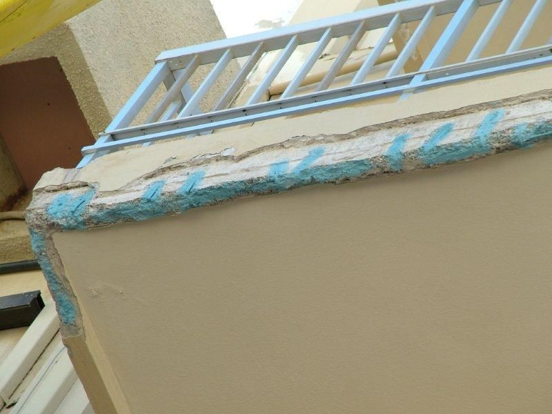 Επισκευές οπλισμού, μονώσεις τοίχων, χρωματισμός υγρομόνωση θερμομόνωσης ταράτσας.