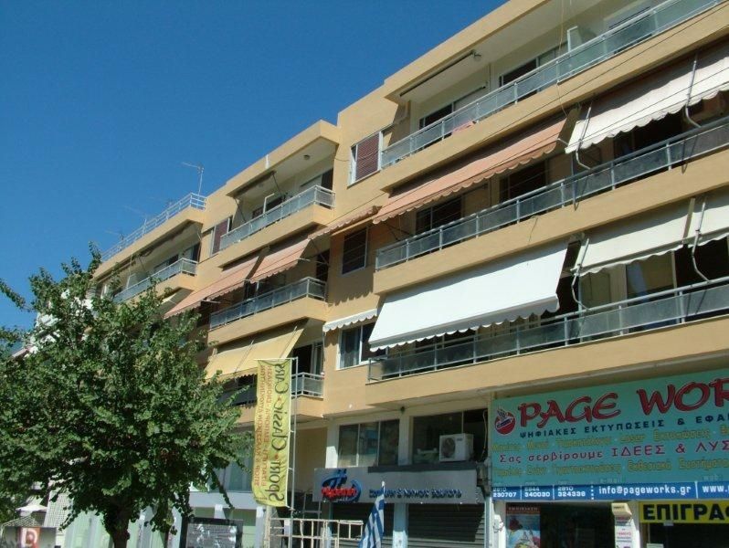 Επισκευές οπλισμού, μονώσεις τοίχων, χρωματισμός.