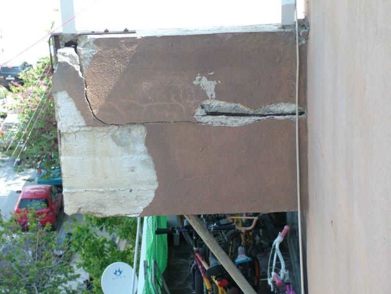 Επισκευές οπλισμού, μονώσεις τοίχων, χρωματισμός.