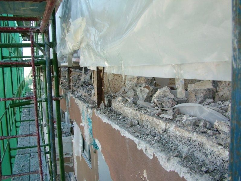 Επισκευές οπλισμού, μονώσεις τοίχων, χρωματισμός.