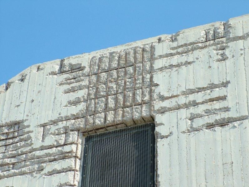 Επισκευές οπλισμού, μονώσεις τοίχων, χρωματισμός.