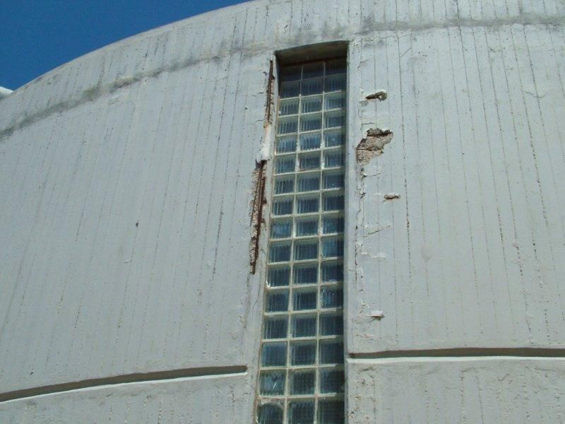 Επισκευές οπλισμού, μονώσεις τοίχων, χρωματισμός.