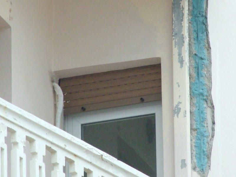 Επισκευές οπλισμού, μονώσεις τοίχων, χρωματισμός υγρομόνωση ταράτσας.