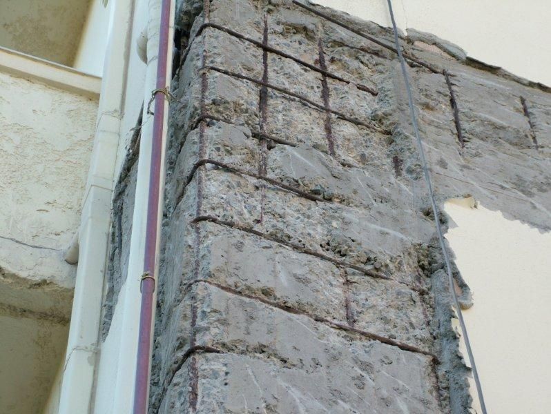 Επισκευές οπλισμού, μονώσεις τοίχων, χρωματισμός.