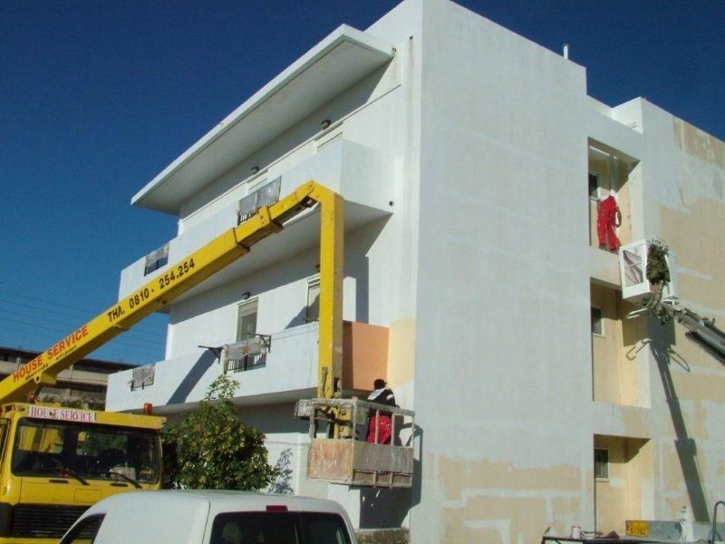 Επισκευές οπλισμού, μονώσεις τοίχων, χρωματισμός υγρομόνωση θερμομόνωσης ταράτσας.