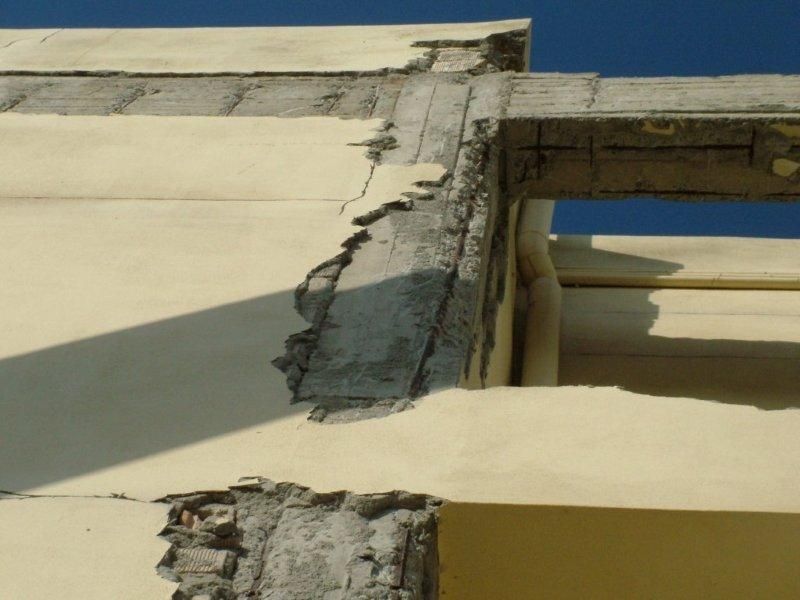 Επισκευές οπλισμού, μονώσεις τοίχων, χρωματισμός υγρομόνωση θερμομόνωσης ταράτσας.
