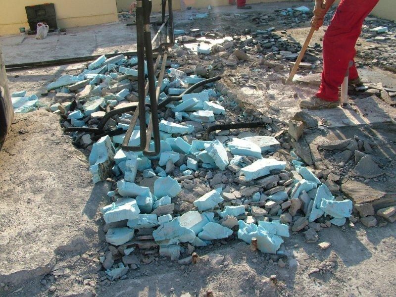 Επισκευές οπλισμού, μονώσεις τοίχων, χρωματισμός υγρομόνωση θερμομόνωσης ταράτσας.