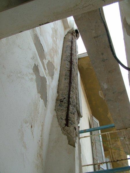 Επισκευές οπλισμού, μονώσεις τοίχων, χρωματισμός εσωτερική ανακαίνιση διαμερίσματος.