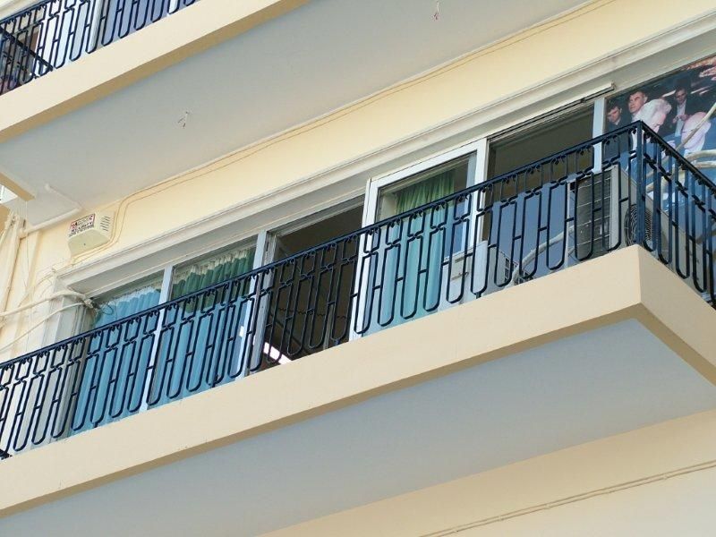 Επισκευές οπλισμού, μονώσεις τοίχων, χρωματισμός υγρομόνωση ταράτσας.